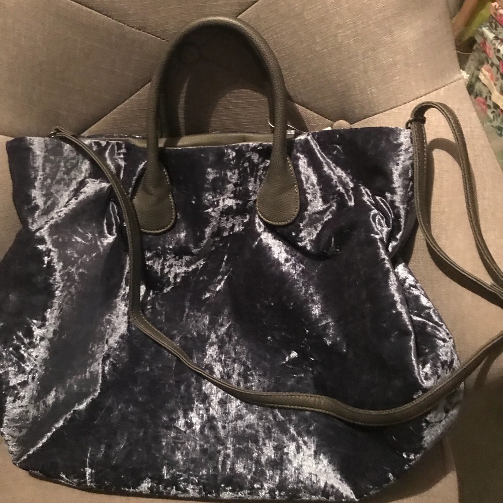 Deux Lux Velvet Blue Weekender Bag 💙New💙